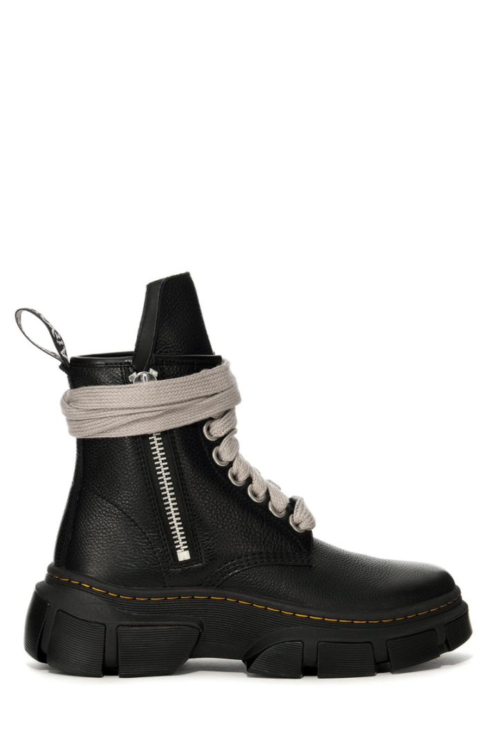 x Dr. Martens Jumbo Lace Boot - Black