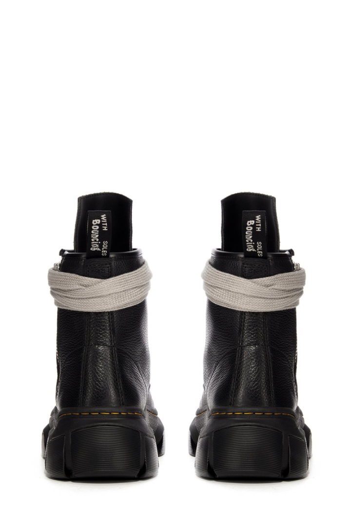 x Dr. Martens Jumbo Lace Boot - Black