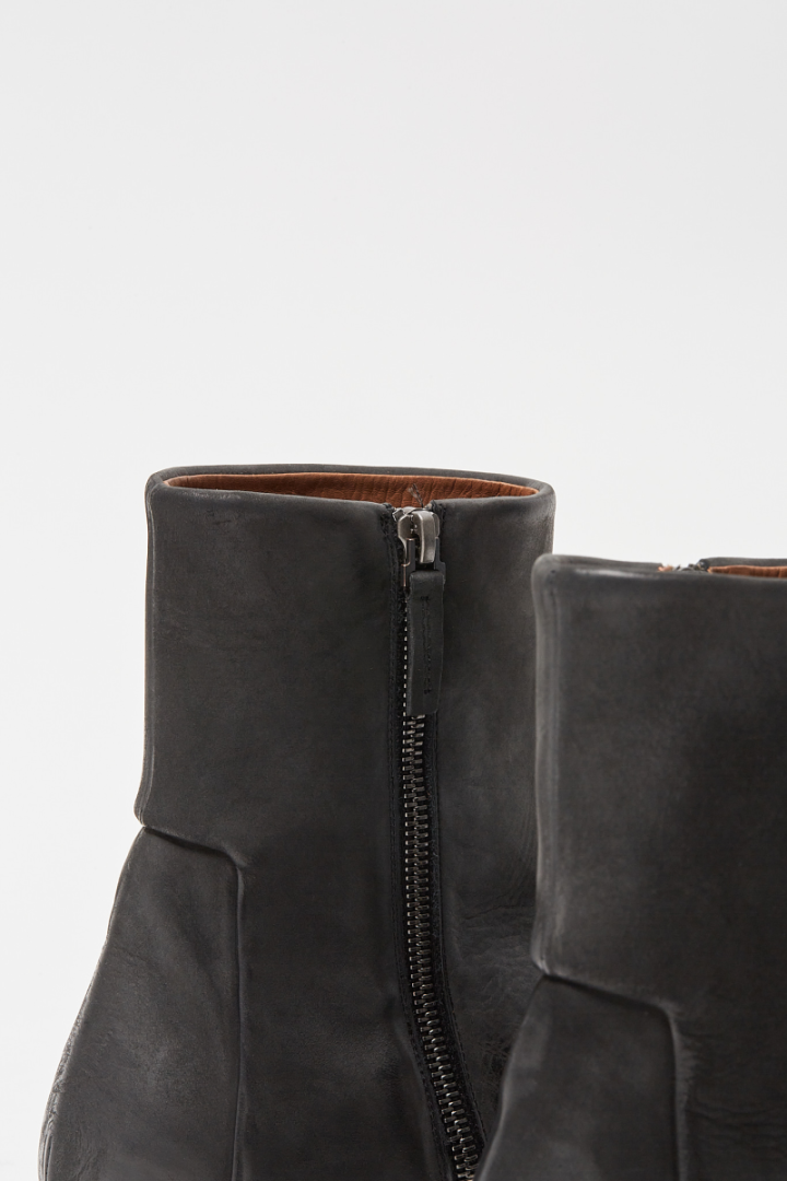Tronchetto Boots - Black