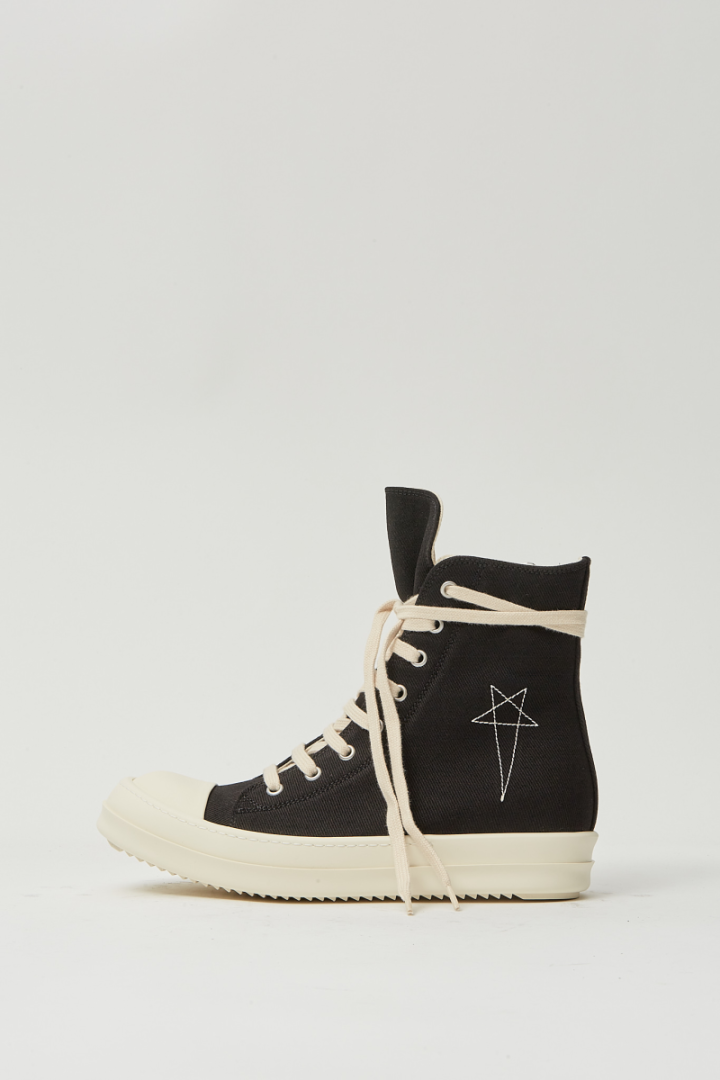 Sneaks - Black/Off White