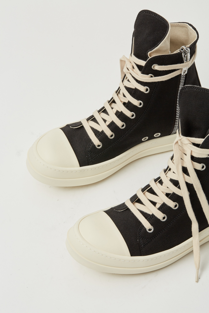 Sneaks - Black/Off White