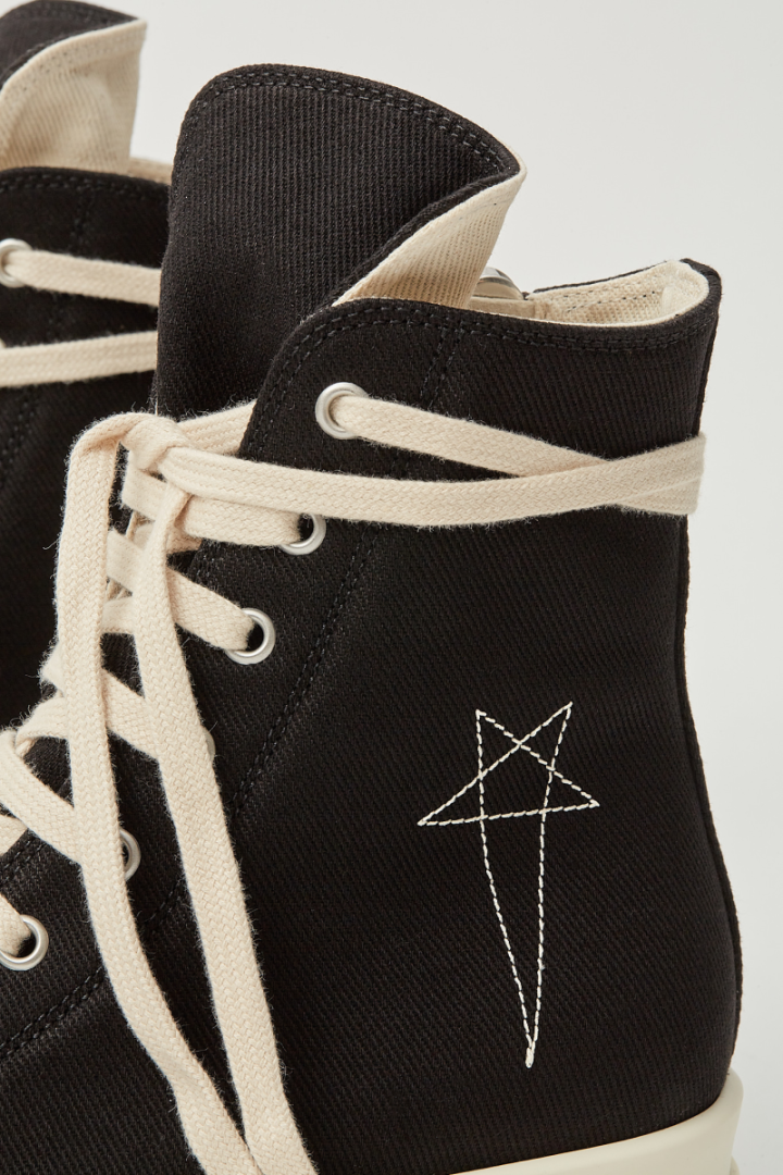 Sneaks - Black/Off White