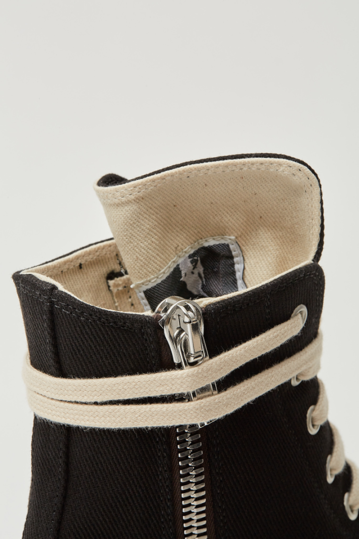 Sneaks - Black/Off White