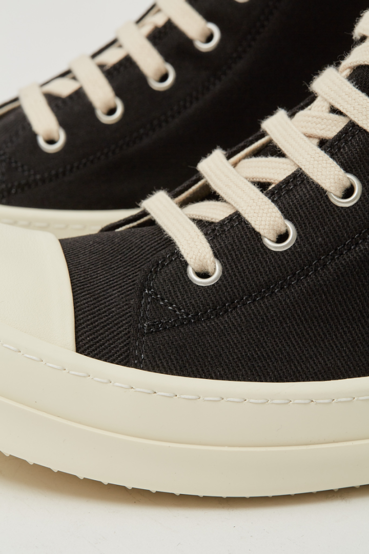 Sneaks - Black/Off White