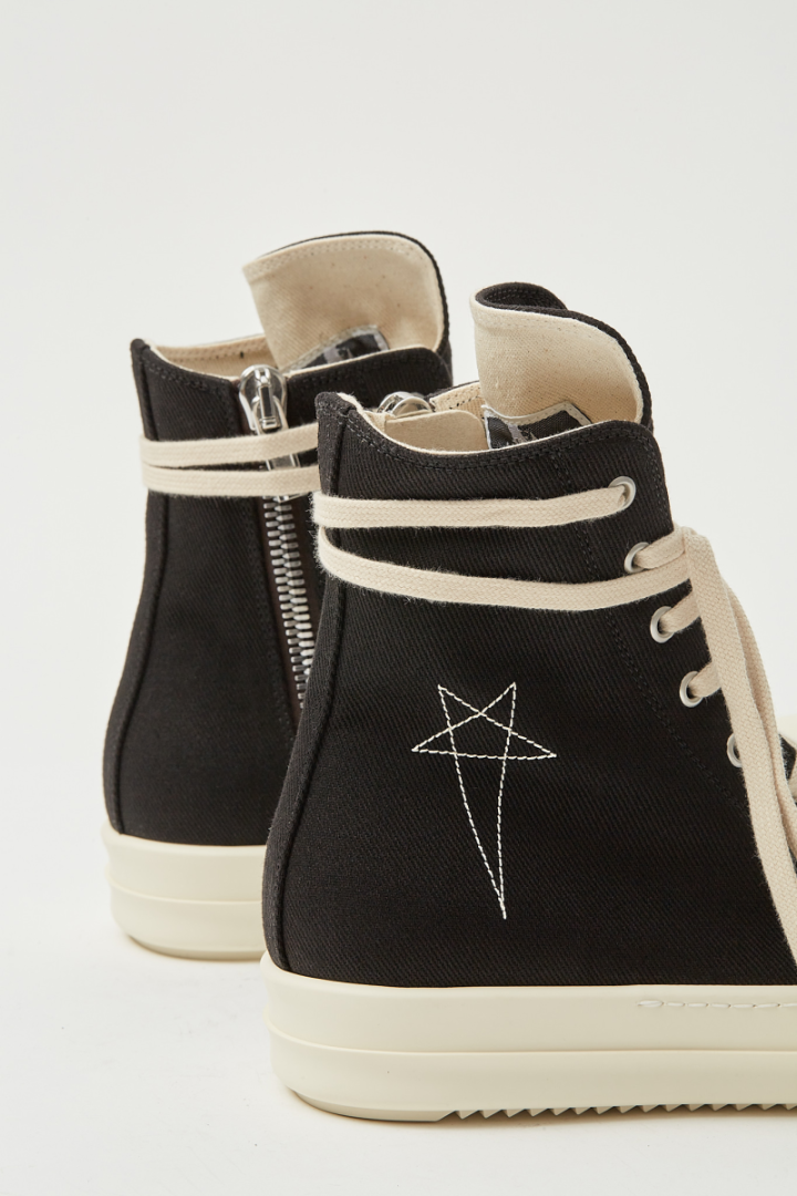 Sneaks - Black/Off White