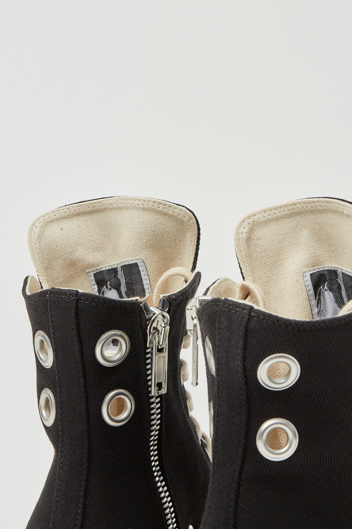 Sneaks - Black/Off White