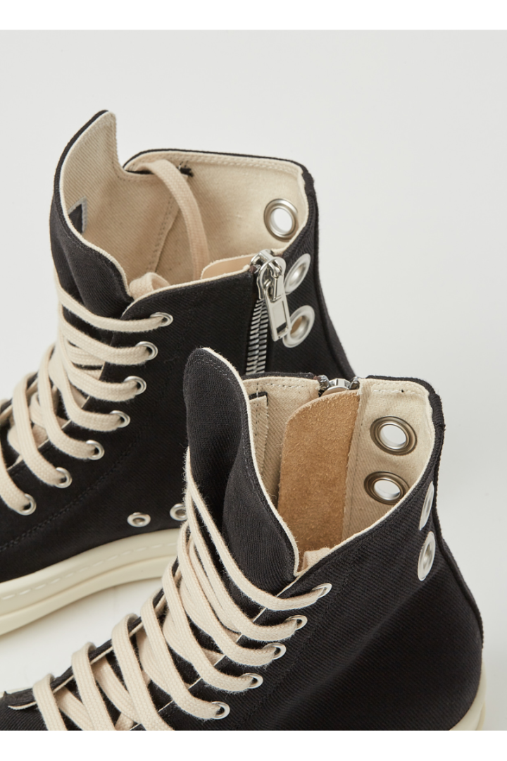 Sneaks - Black/Off White