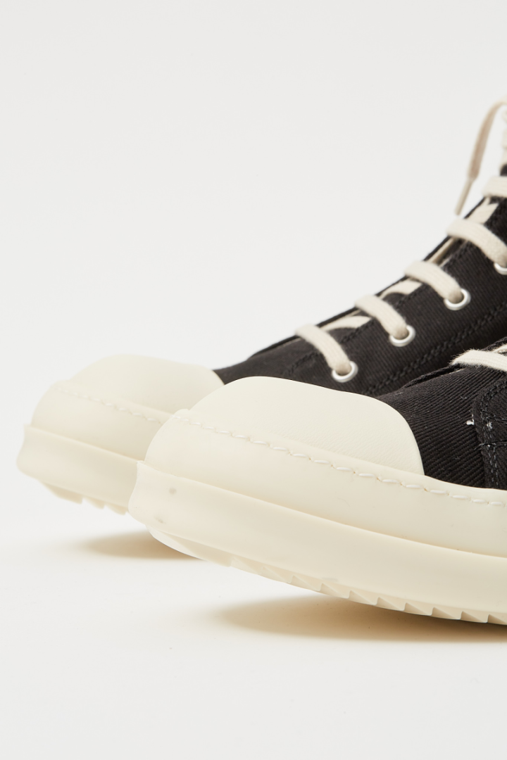 Sneaks - Black/Off White