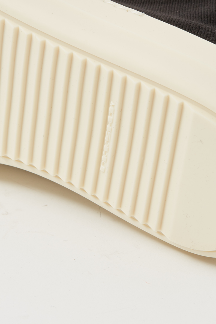 Sneaks - Black/Off White