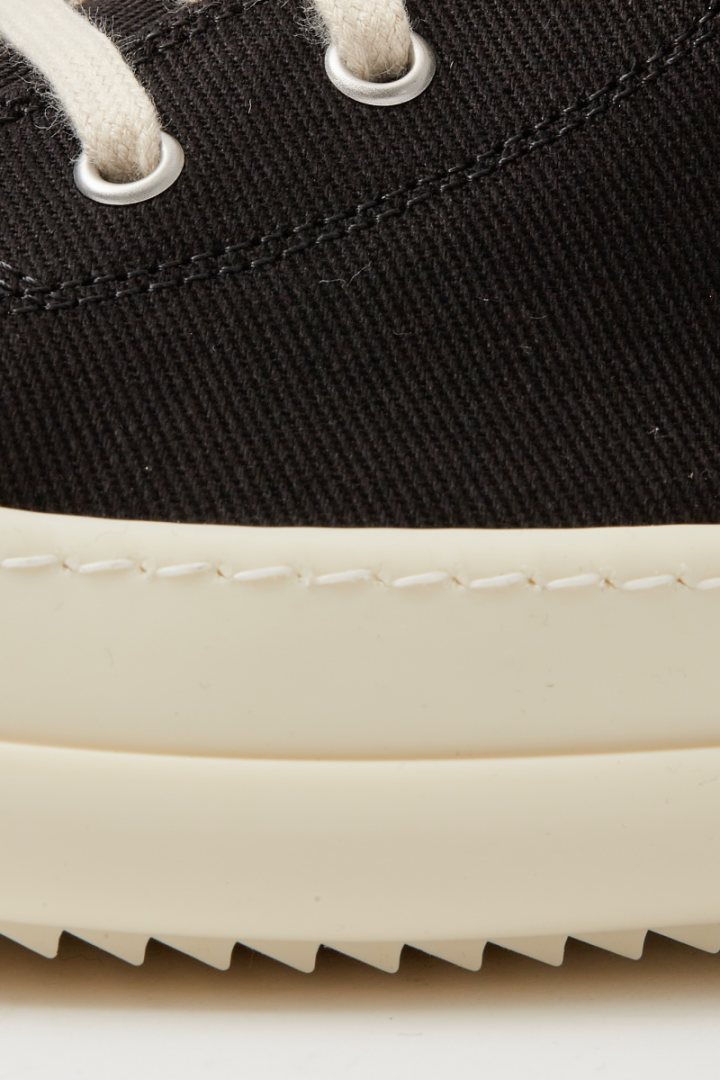 Sneaks - Black/Off White