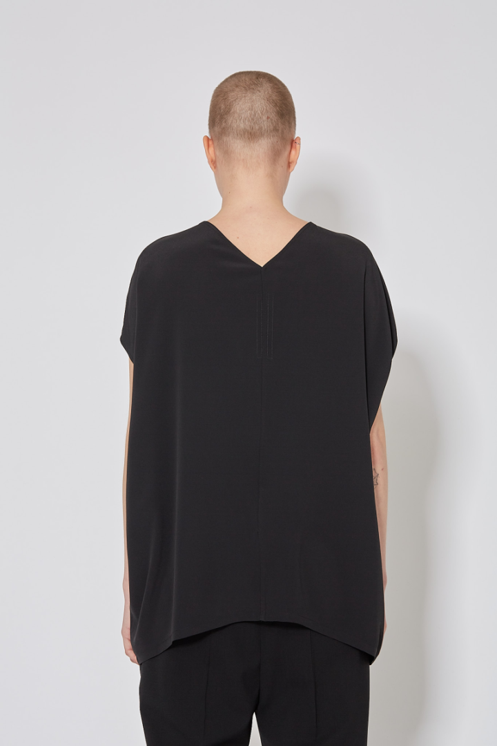 V Island Top - Black