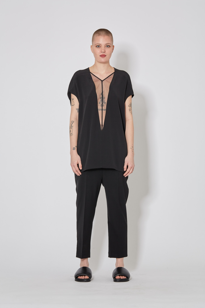 V Island Top - Black