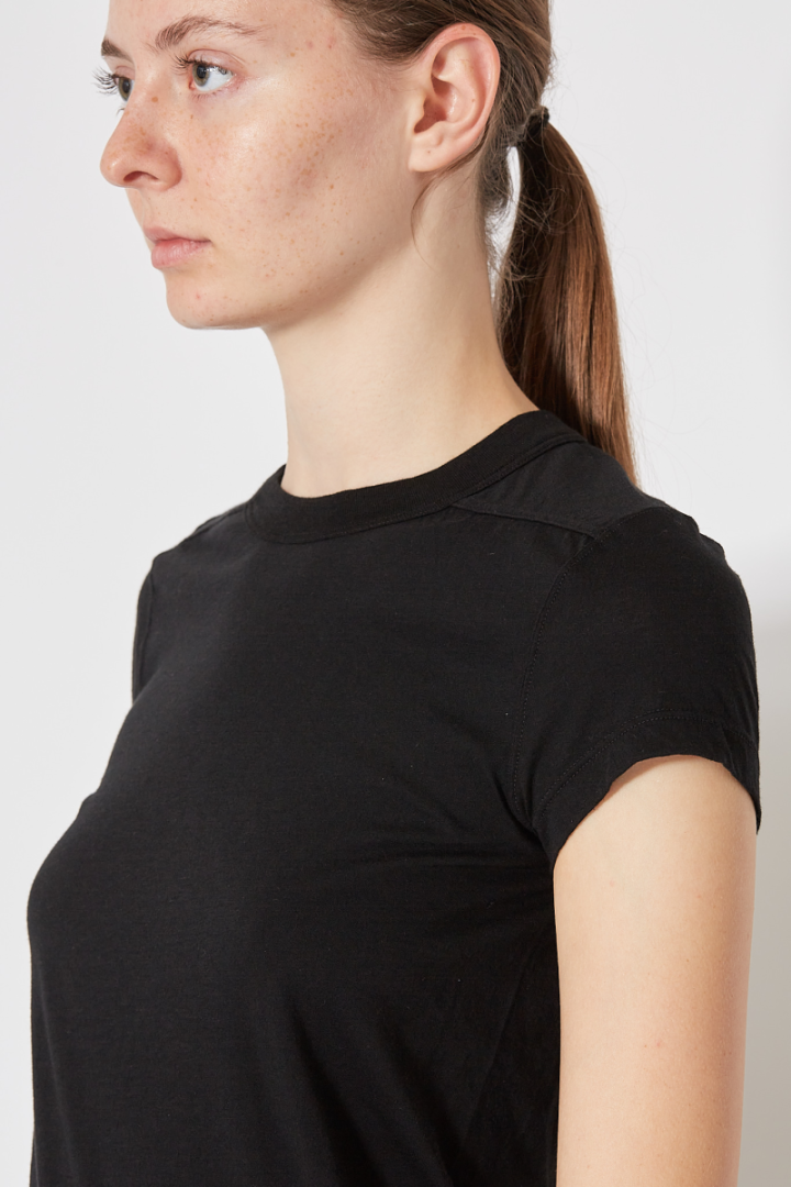 Cropped Level T - Black