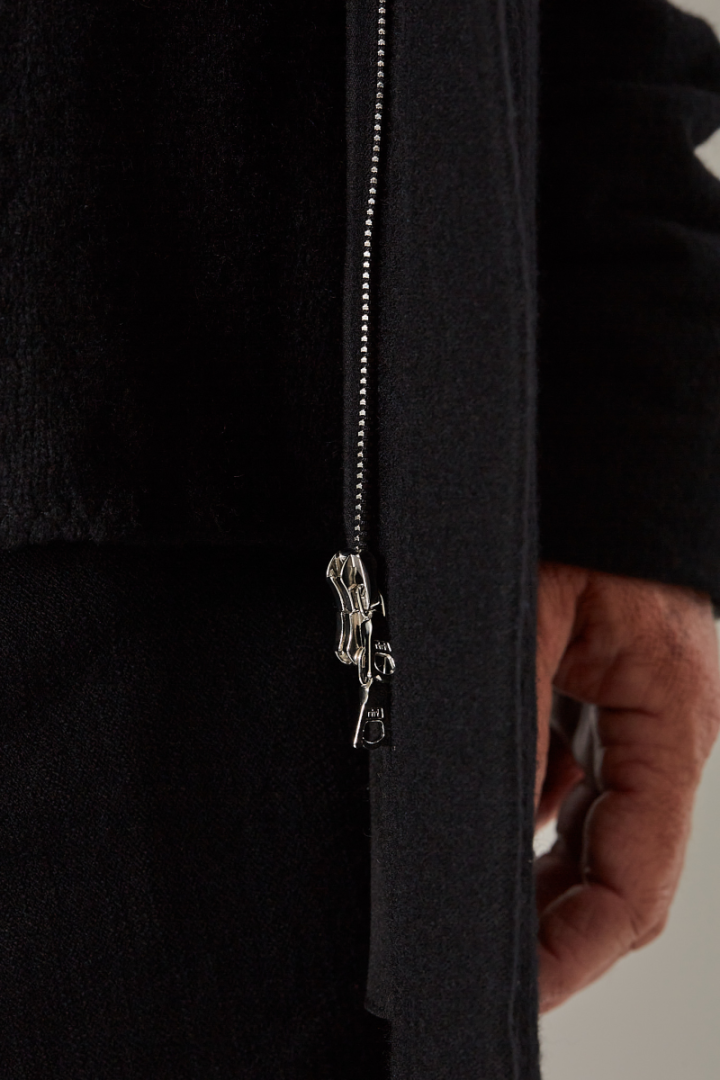Vertical Pocket Fittet Coat w/Zip - Black