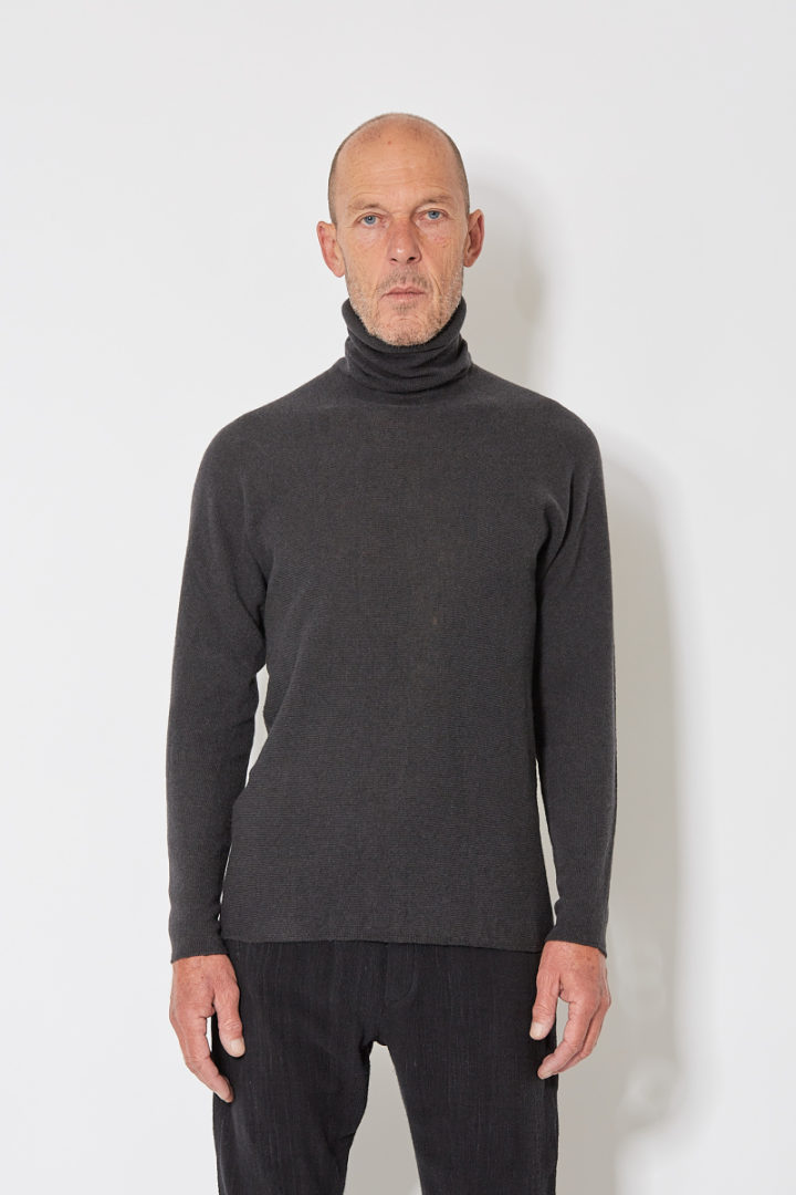 Turtle Neck Arched Shoulder Sweater - Grey