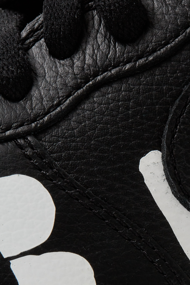 Shoes x Nike - Black/White