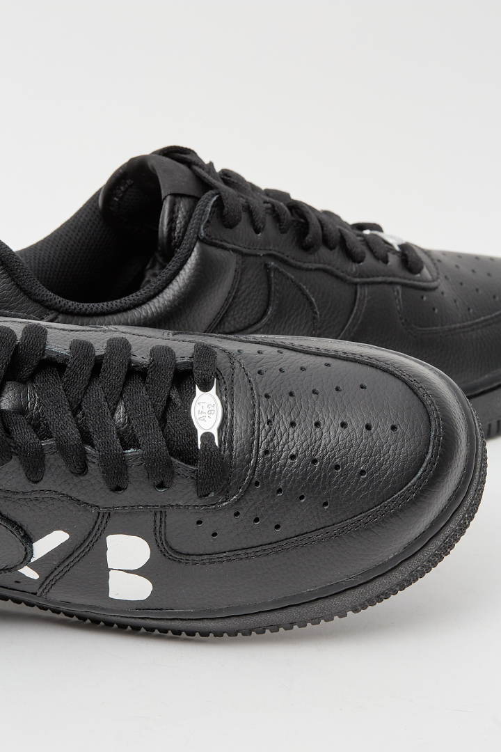 Shoes x Nike - Black/White