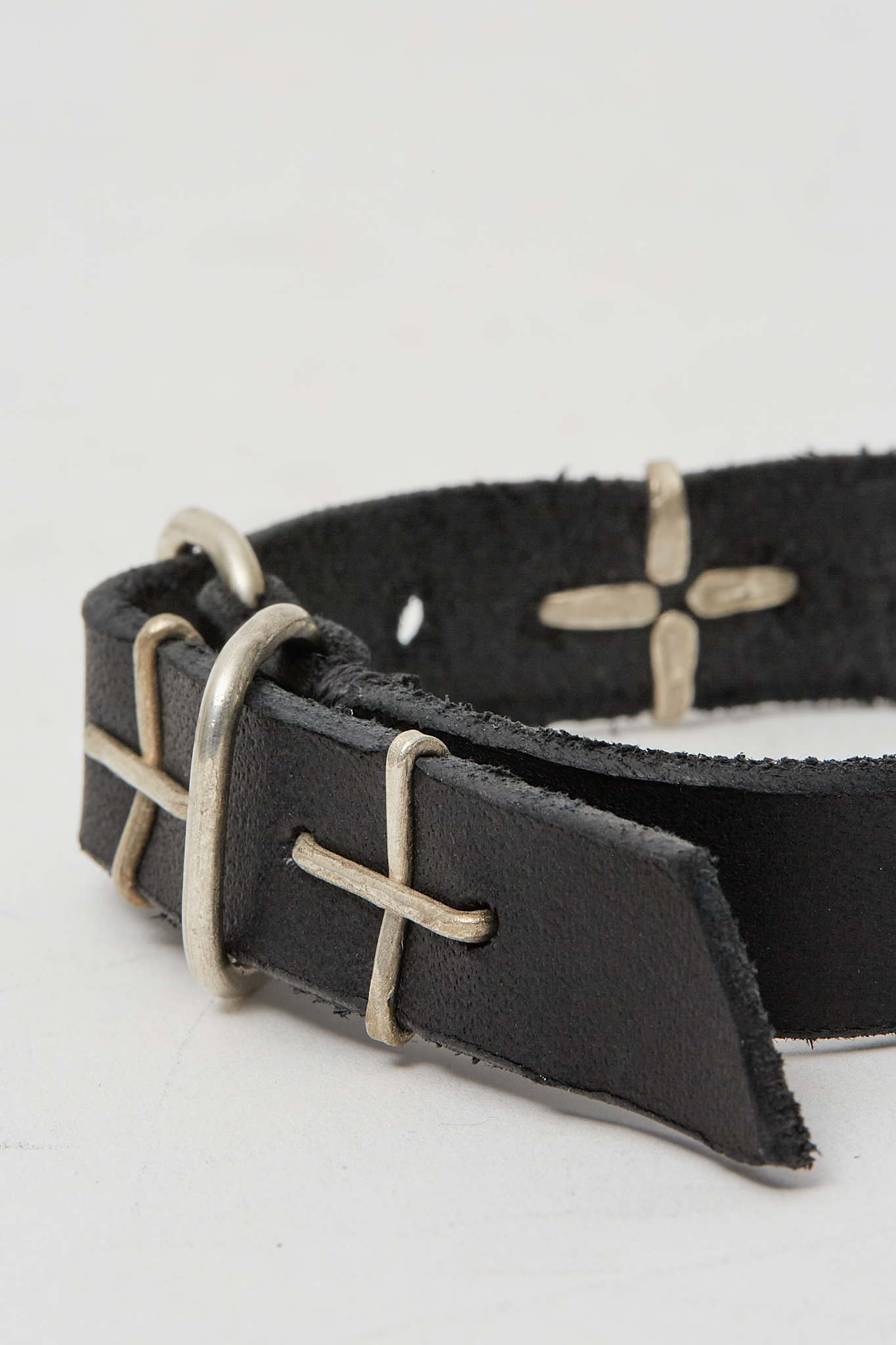 アクセサリー thin silver cross band Thin Silver Cross Studded