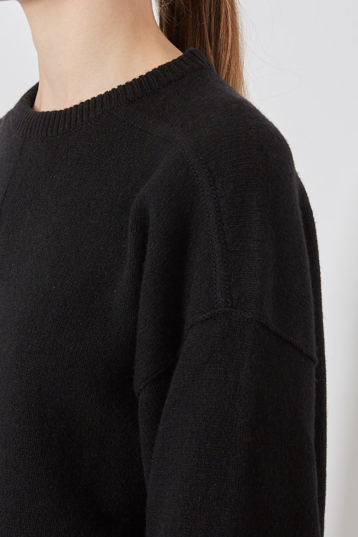 Round Neck - Black