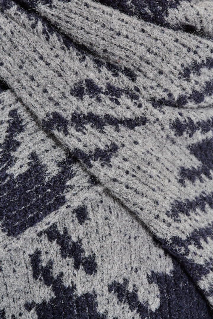 Magenta Scarf - Navy