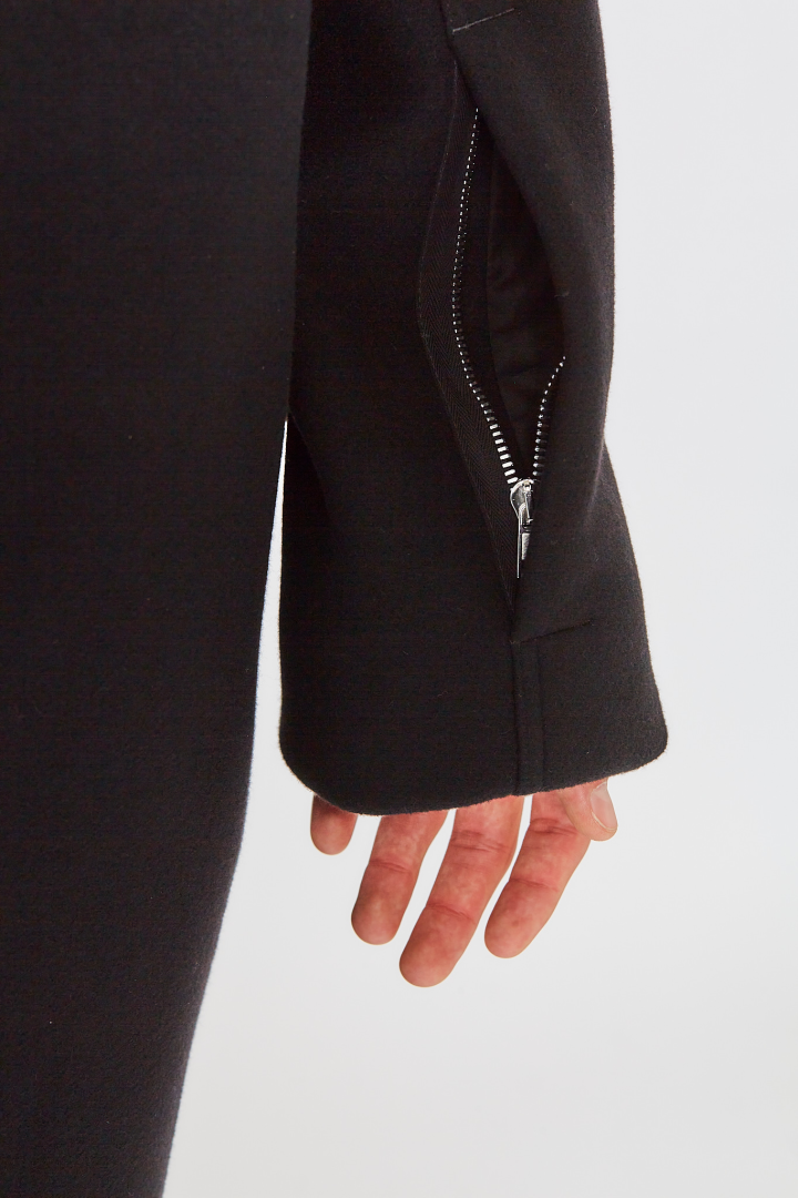 Dracucollar Coat - Black