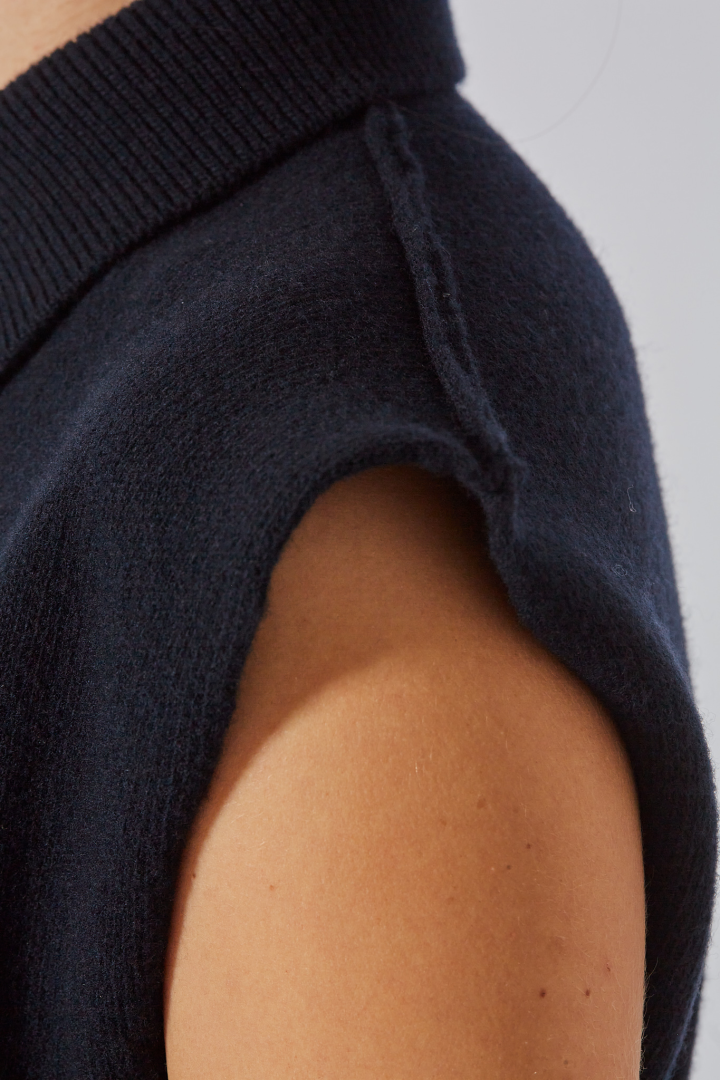 Interlock Sleeveless Waisted Pull With Collar - Midnight