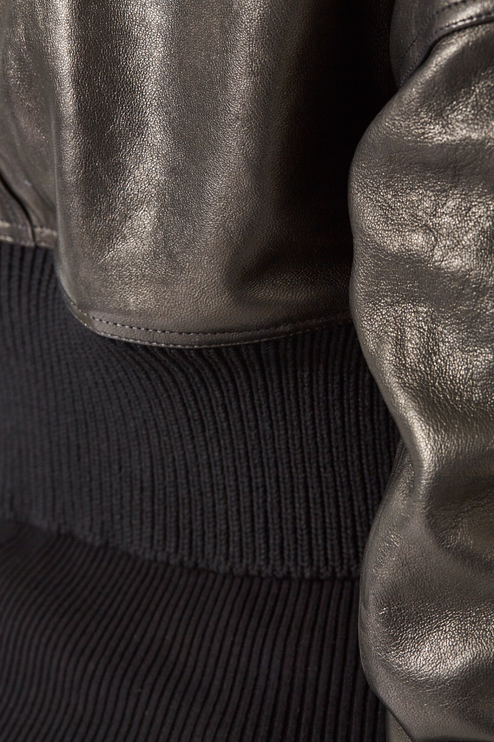 Dracucollar Cropped - Black