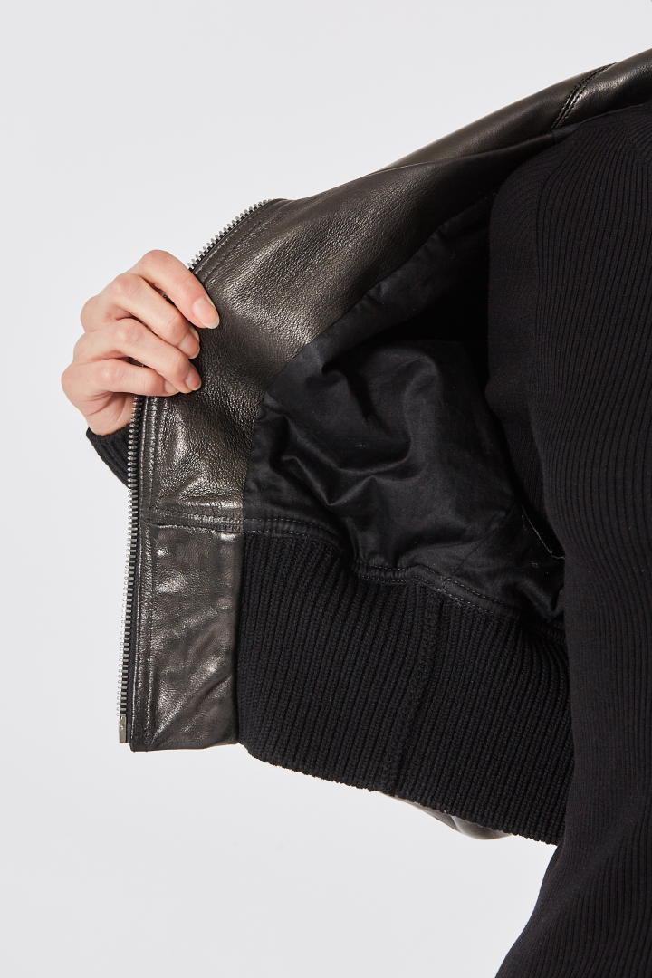 Dracucollar Cropped - Black