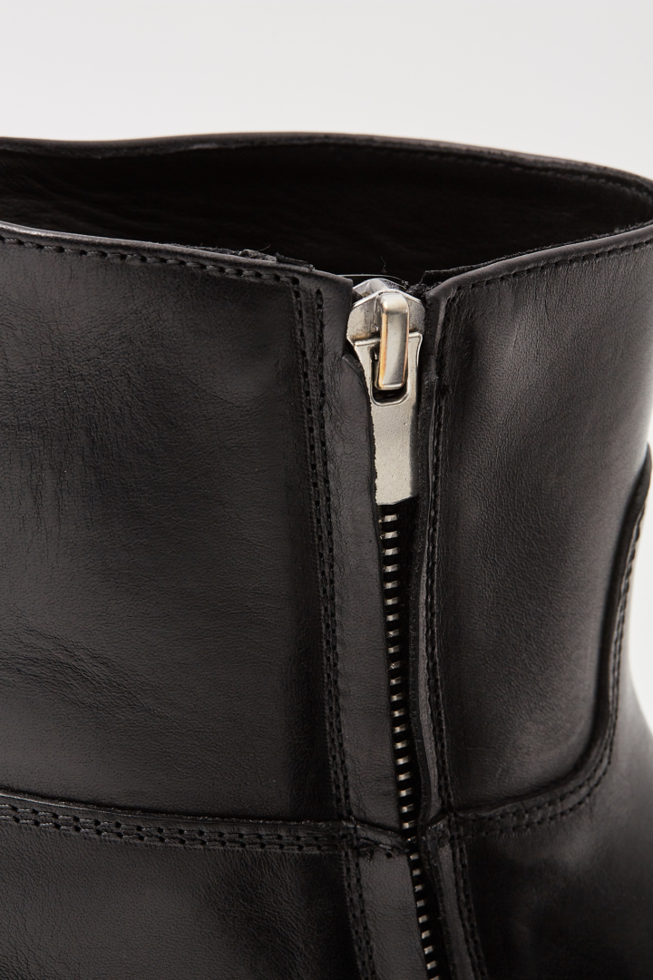 Bulla/003 Spalla Piuma Nappa - Nero