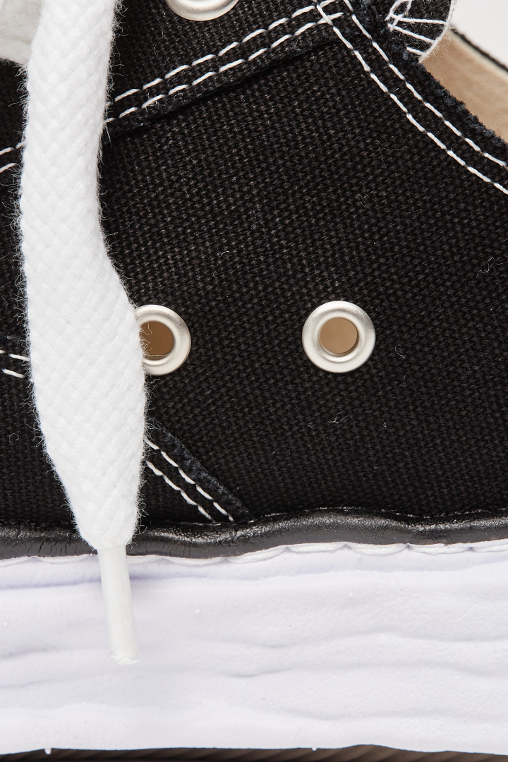 Peterson 23 / Original Sole Canvas Low-Top Sneaker - Black