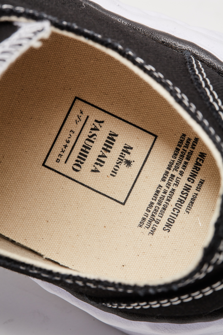 Peterson 23 / Original Sole Canvas Low-Top Sneaker - Black