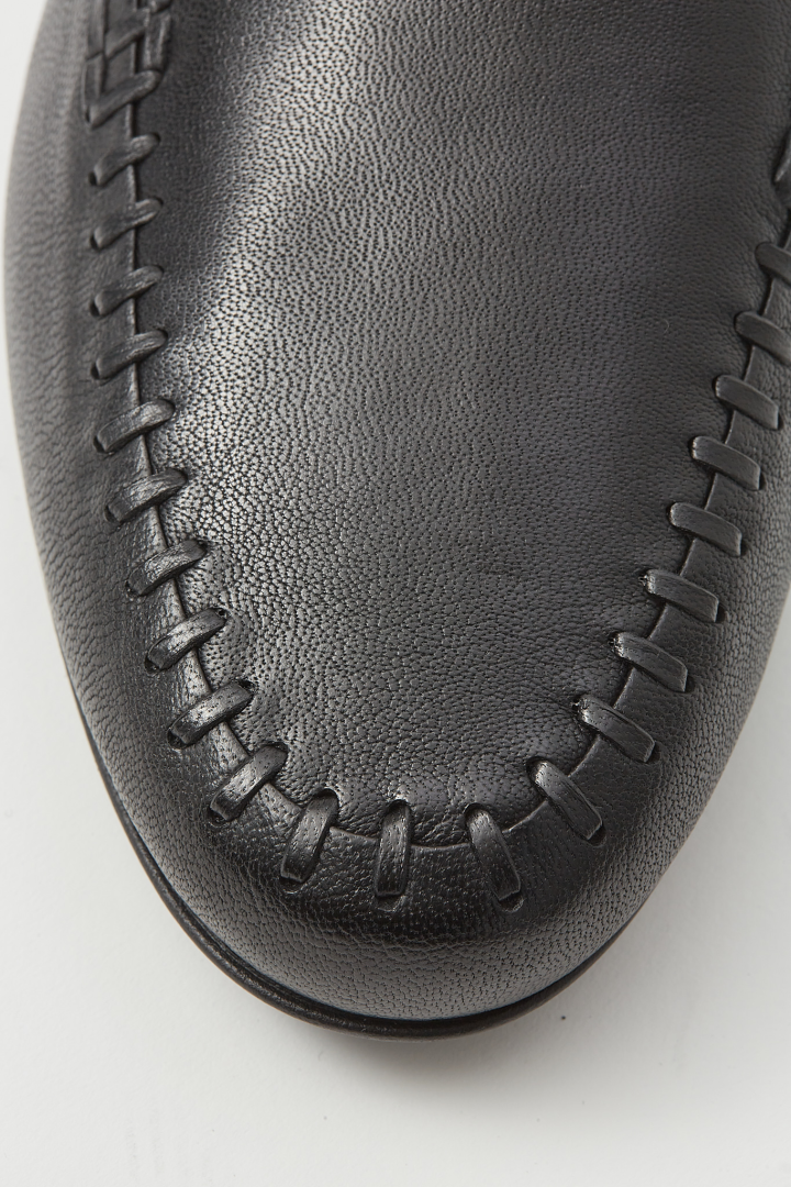 Sika Soft Lace-Up Slipper - Black