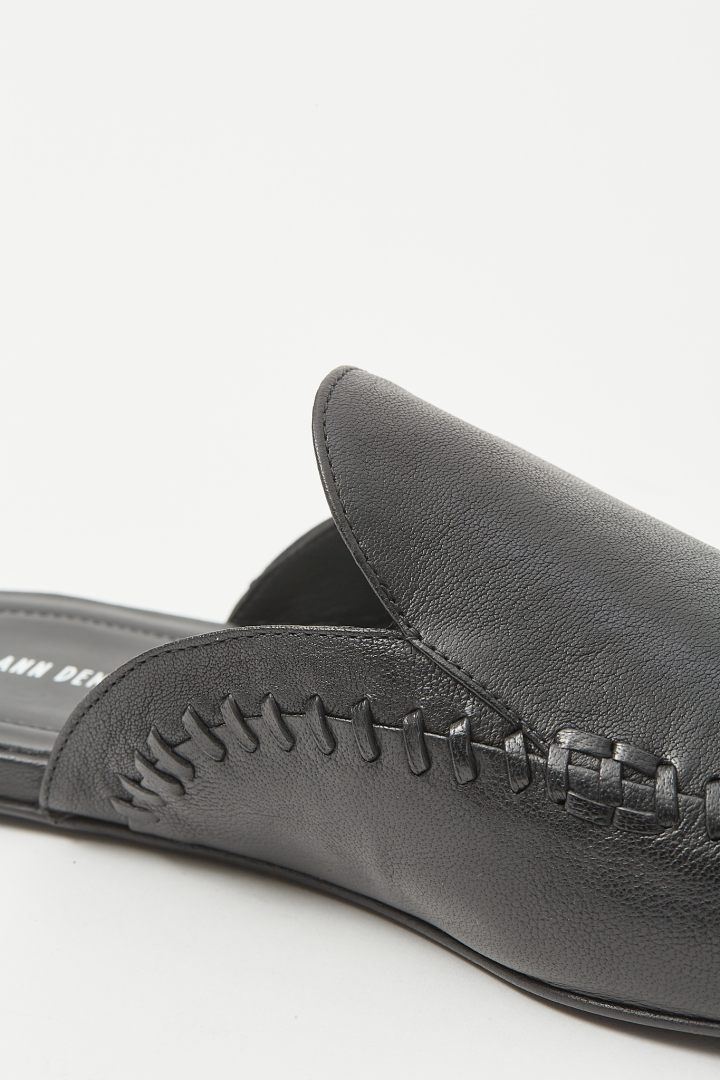 Sika Soft Lace-Up Slipper - Black