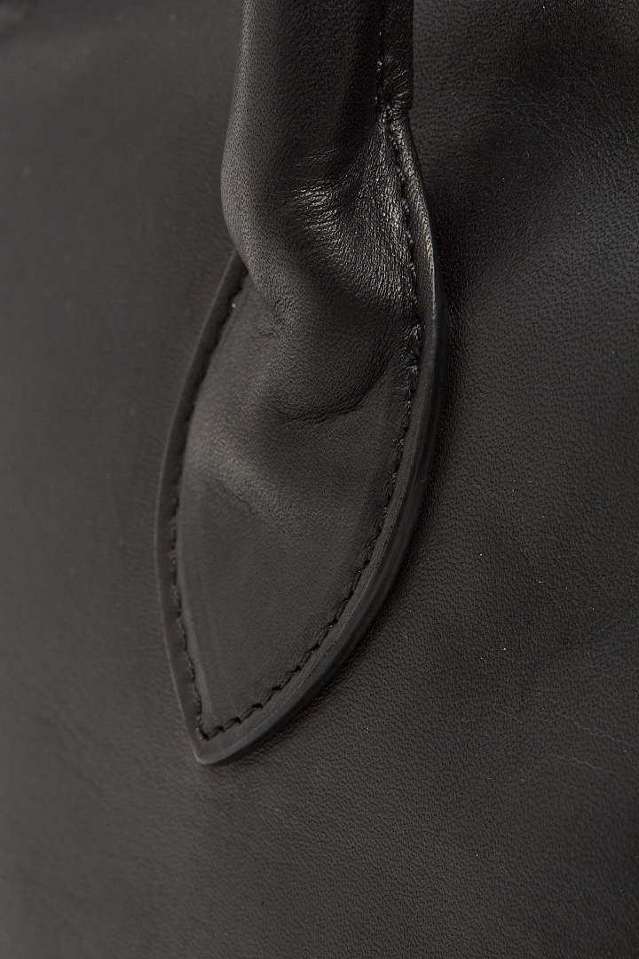 Birita Medium Shoulder Bag - Black