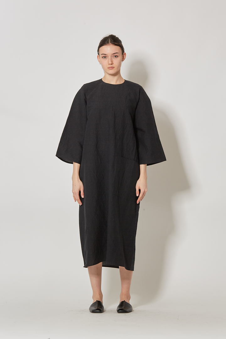 Relaxed Raglan Sleeve Dress W Patch Pocket - Black