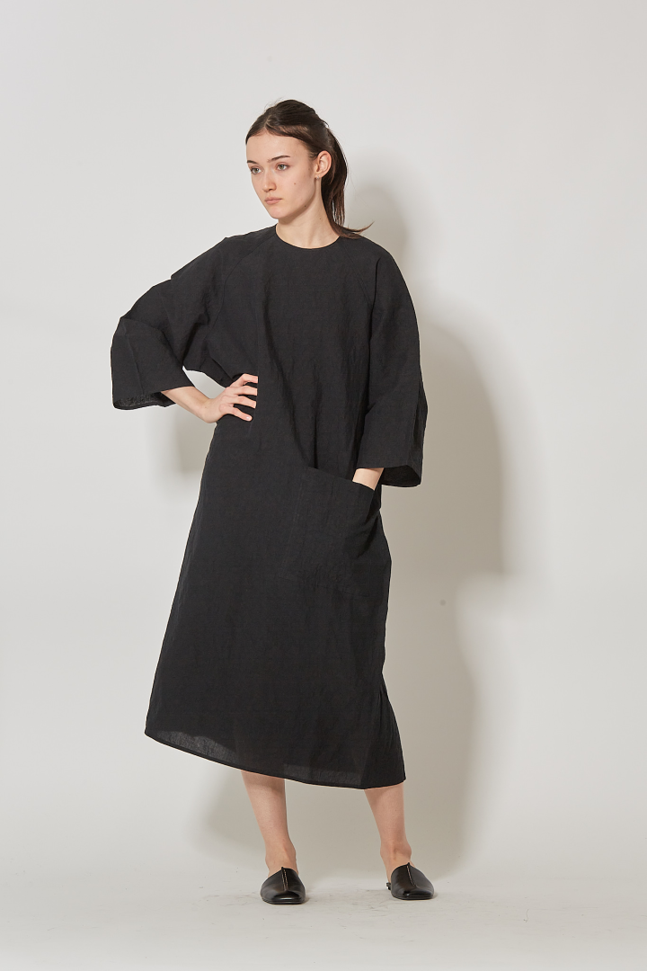 Relaxed Raglan Sleeve Dress W Patch Pocket - Black