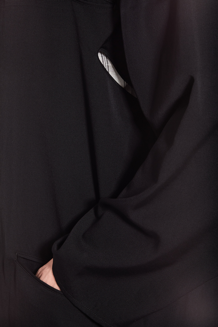 Guesseted Collar J - Black