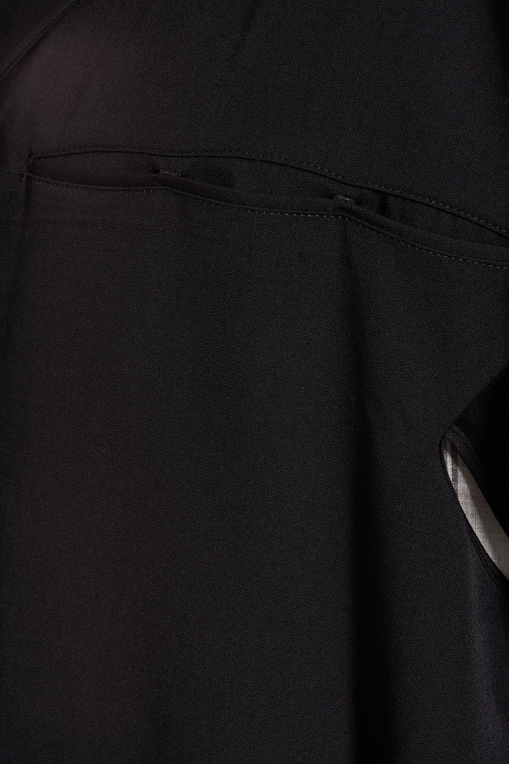 Guesseted Collar J - Black