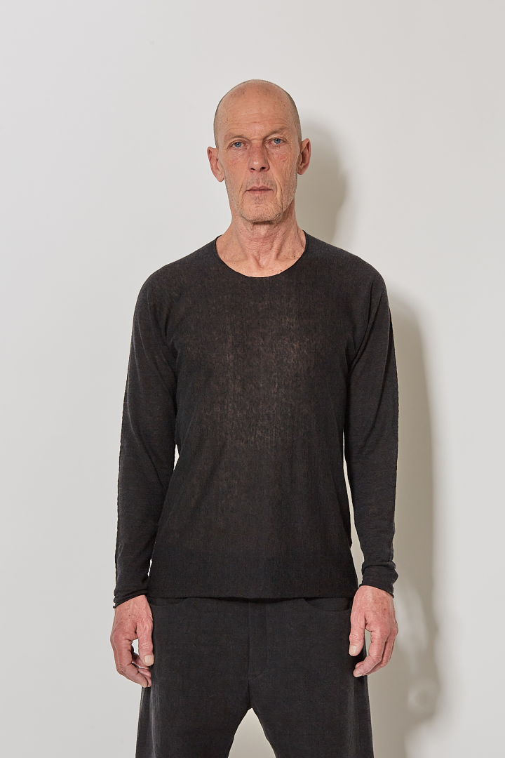 Crew Neck Arched Sweater - Black