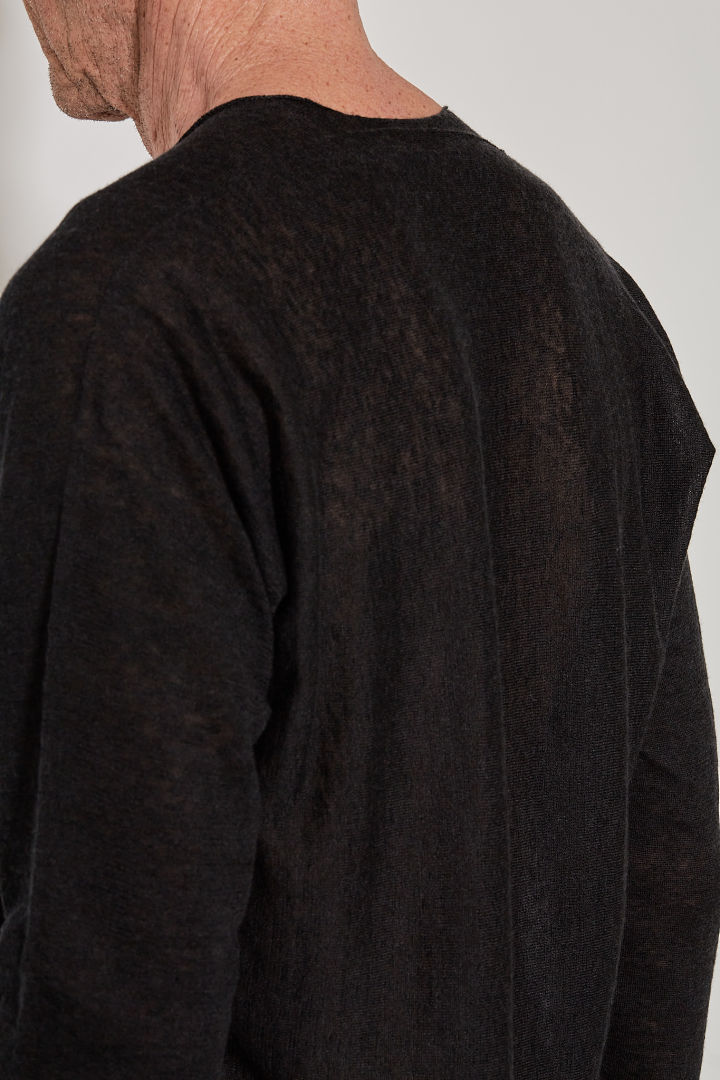 Crew Neck Arched Sweater - Black