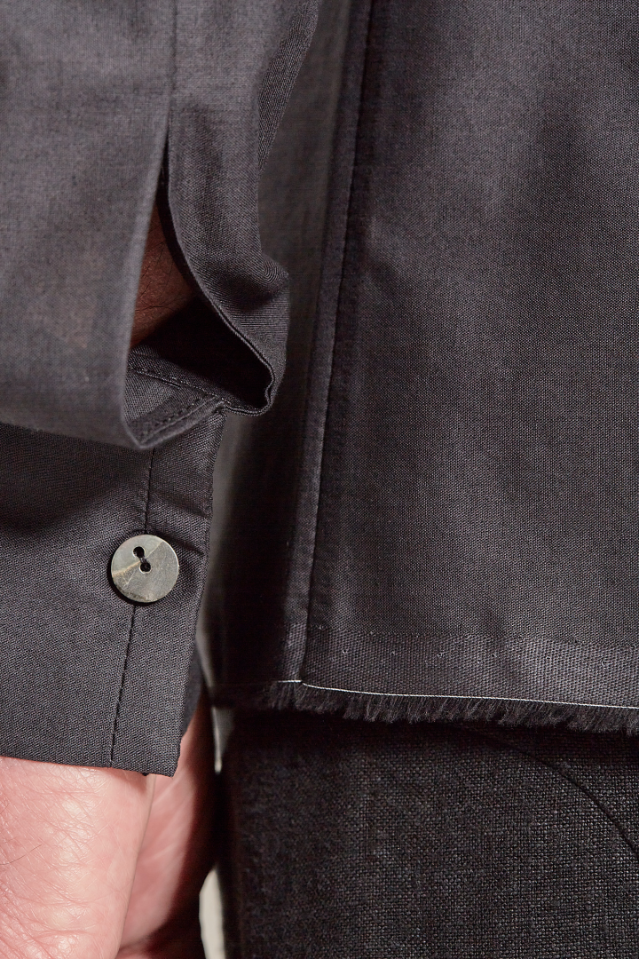 Hidden Buttonholes Shirt (Narrow Neck) - Black