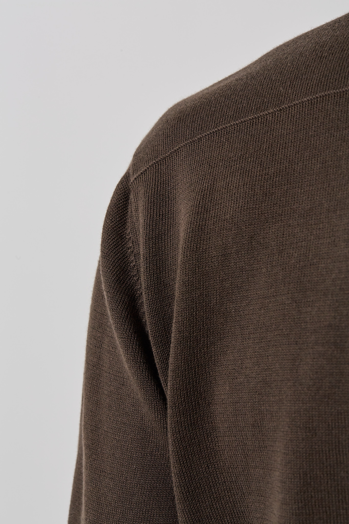 Seamless Shoulder Grandad Neck Sweater - Grey Brown
