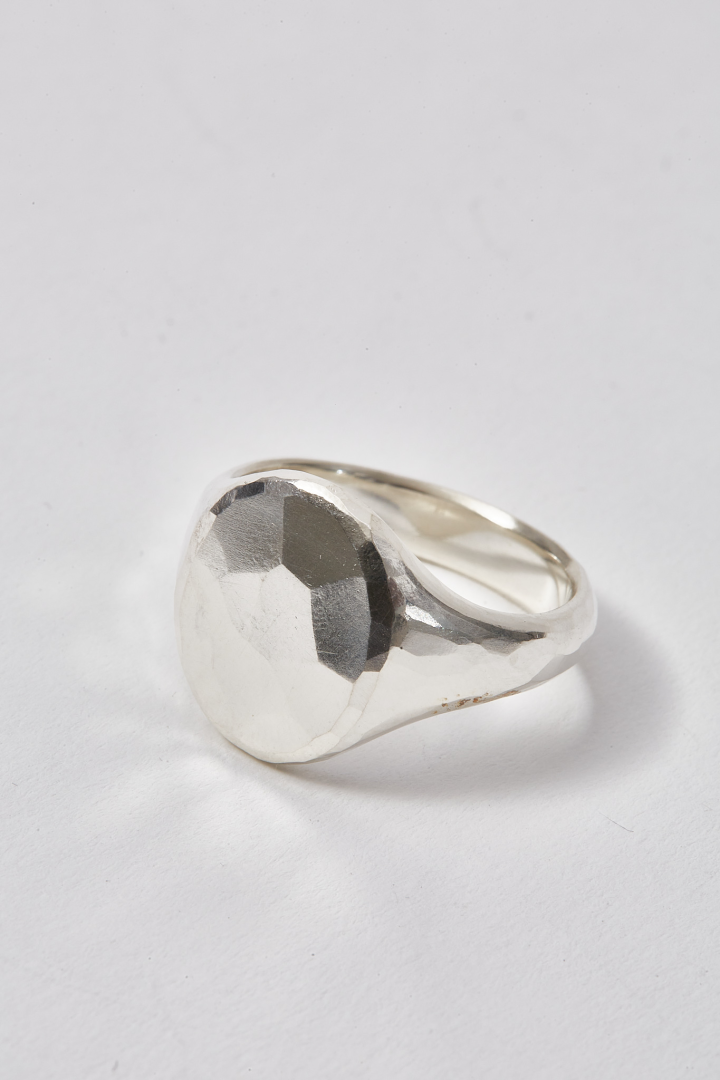 Signet Ring Oval Hammered - Silver