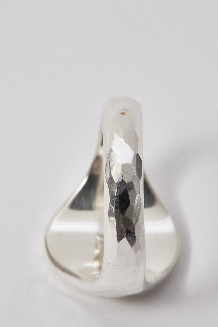 Signet Ring Oval Hammered - Silver