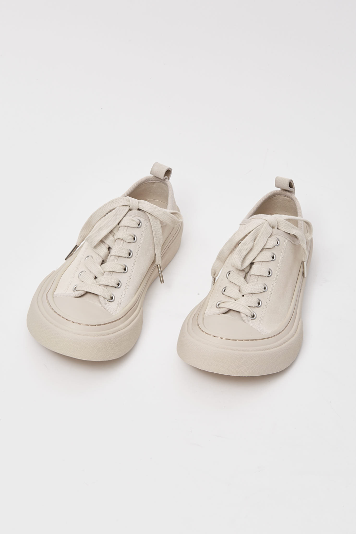 Halli Vulcanized Low-Top Sneaker - Chalk