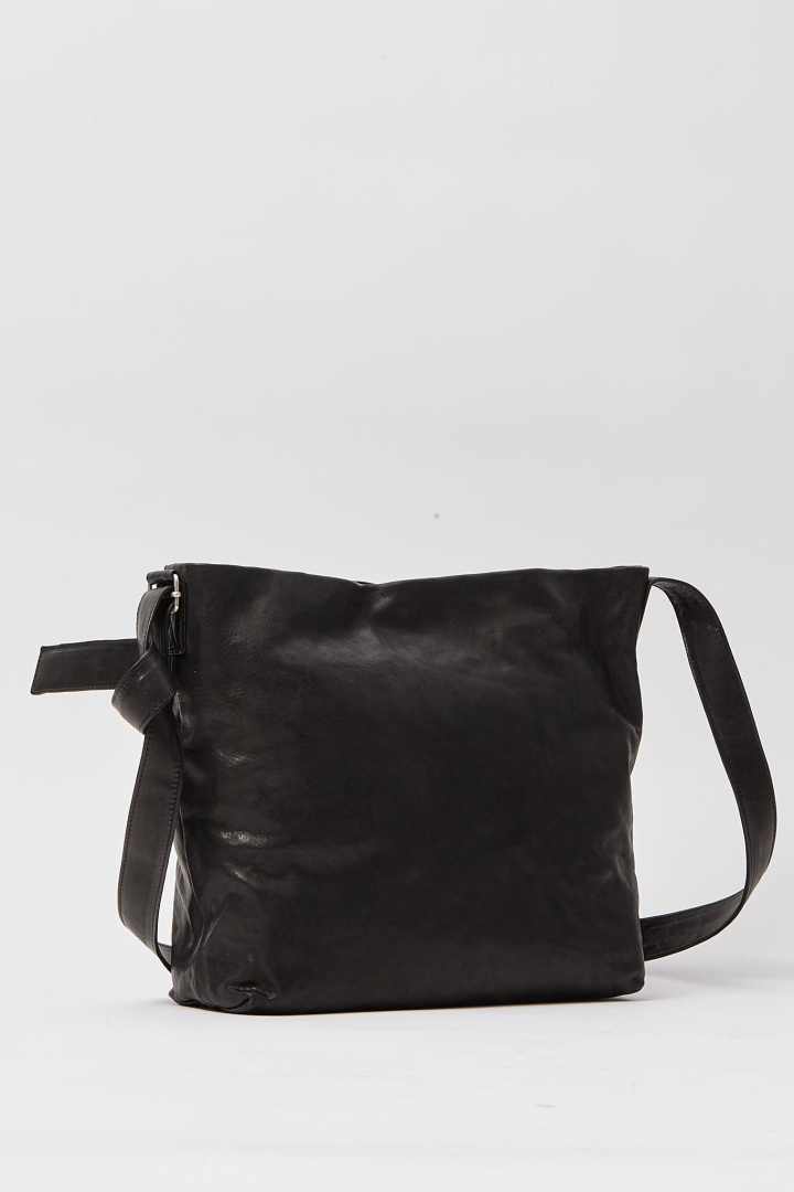 Runda Medium Soft Shoulder Bag - Black
