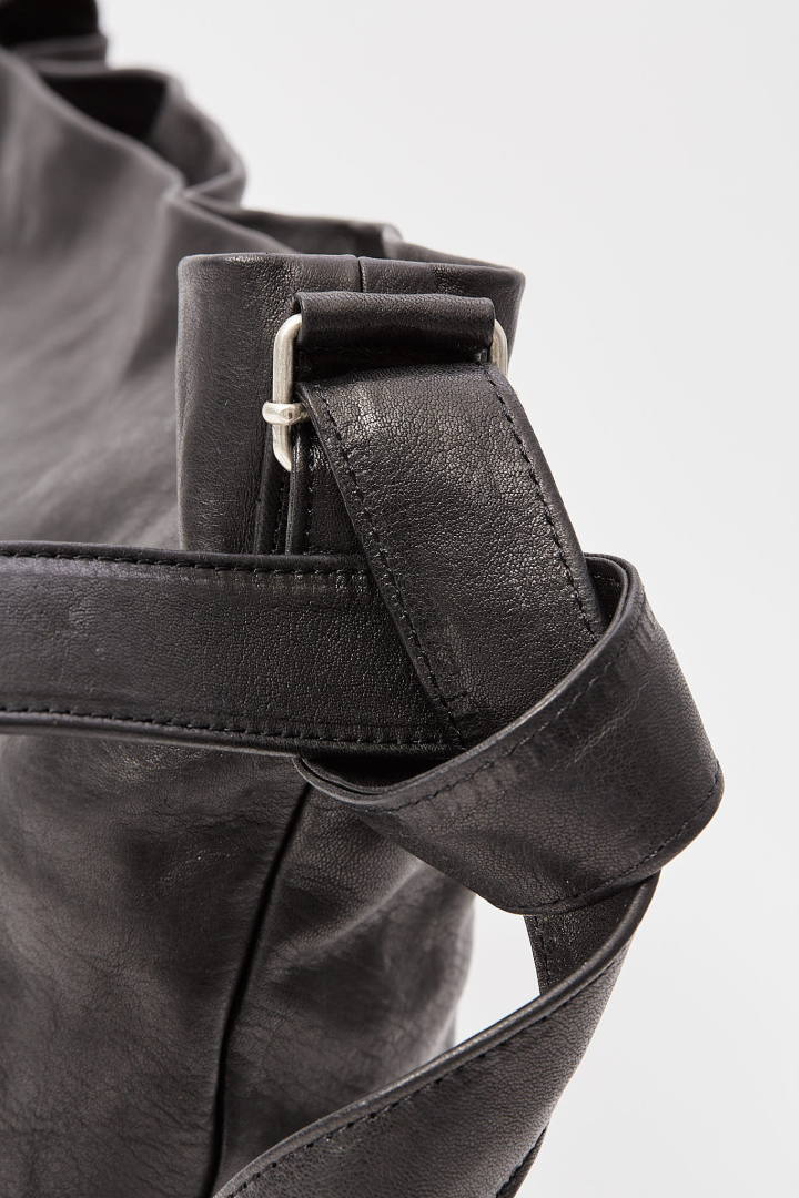 Runda Medium Soft Shoulder Bag - Black