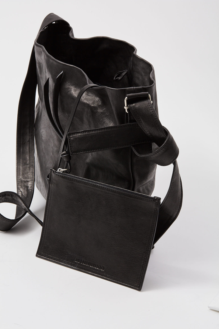 Runda Medium Soft Shoulder Bag - Black