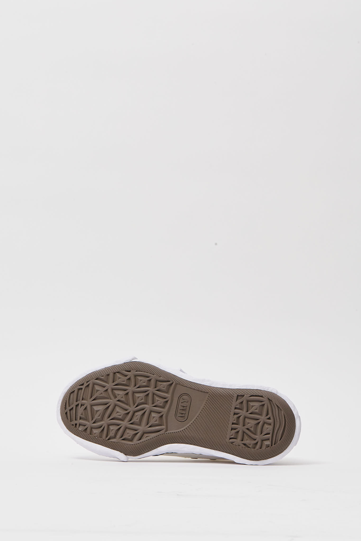 Peterson 23 / Original Sole Canvas Low-Top Sneaker - White