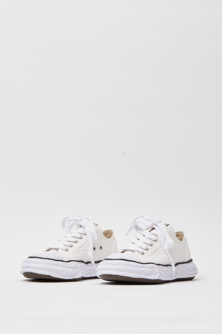 Peterson 23 / Original Sole Canvas Low-Top Sneaker - White